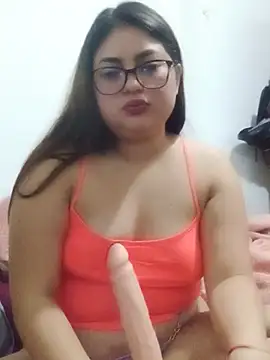 Chatroom XXX en direct de naylamck