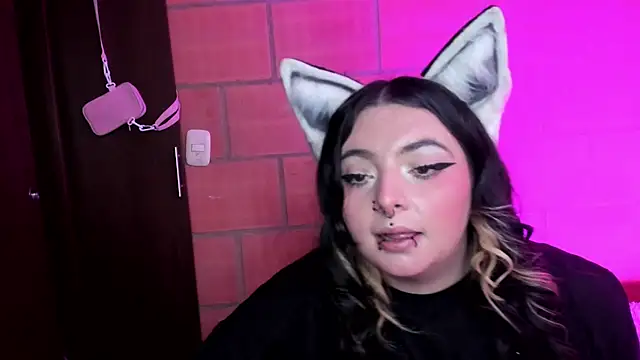 XXX chat uživo modela Sachi_Meow