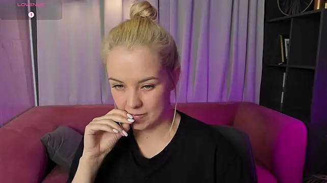 StephanieSweety live XXX chat