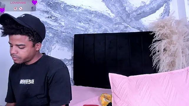 TaylorAndThalia's Live XXX Chat