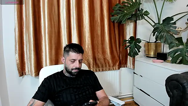 TommyDum Live XXX-chat