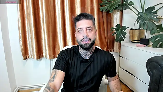Chat +18 de TommyDum ao vivo