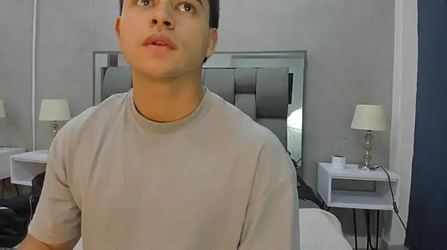 Show modela Charlie___Musk na web-kameri