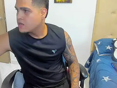 Chatroom XXX en direct de Latinboyco77
