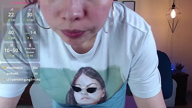 Megan_05_ Chat XXX in diretta