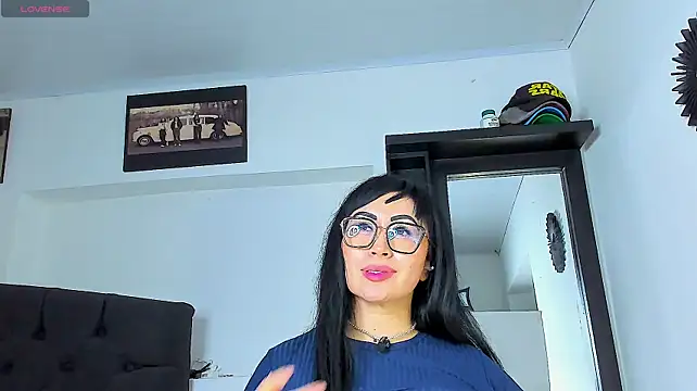 Vicky_hotmilf 现场XXX聊天