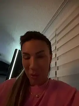 SelineVelvet Adlı Modelin Canlı XXX Sohbeti