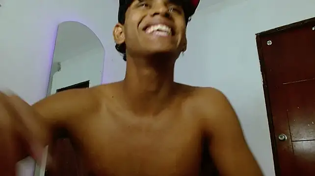 XXX chat uživo modela tommy_joyer_