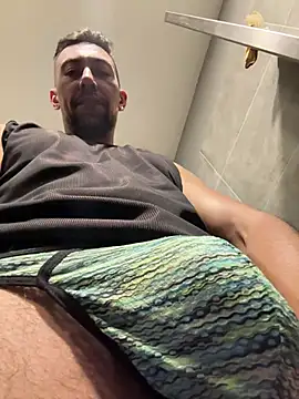 צ'אט XXX בשידור חי של dantedesirexx