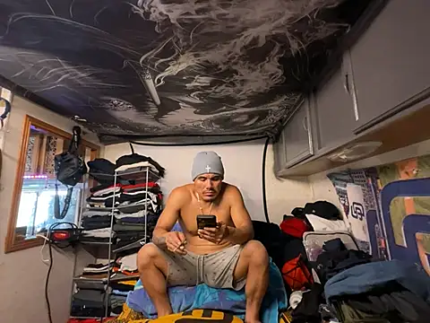 OmarSalasxh33's Live XXX Chat