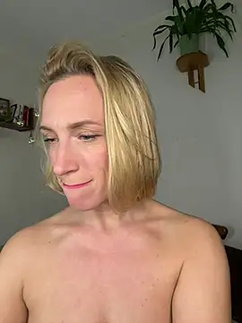 UmaTruewoman's Live XXX Chat