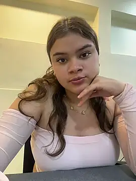 Thara_Fresneda_ XXX чат на живо