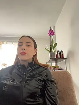 Chat +18 de miss_julietha ao vivo