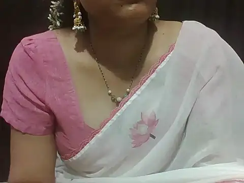 Thilothama_Vaishu Chat XXX in diretta