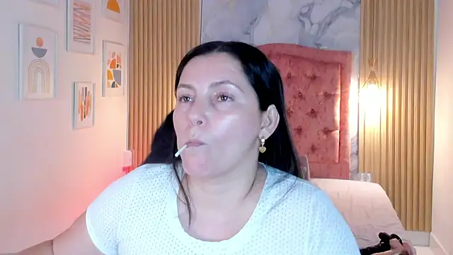 צ'אט XXX בשידור חי של angelswets