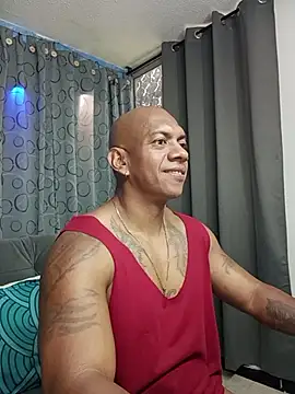 Chat +18 de Tom_MillerX ao vivo