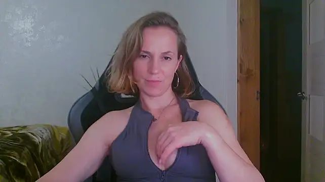 Živý XXX chat CristaQ
