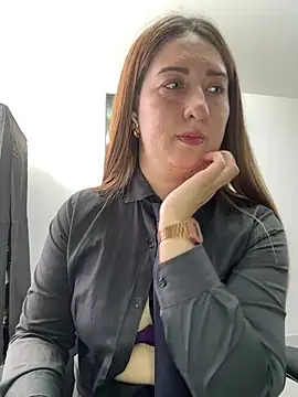 suzy-111 Chat XXX in diretta