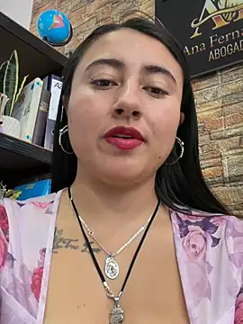 _Sarah-Office1's Live XXX Chat