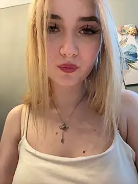 MarlboroWeb's Live XXX Chat