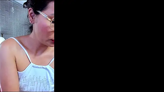 Chat +18 de naomidibello ao vivo