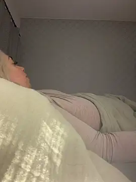 Chat +18 de Monageil ao vivo