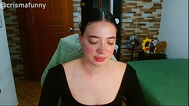 sajecrismaa's Live XXX Chat