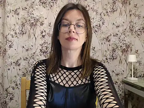ElaraHart – Naživo XXX chat