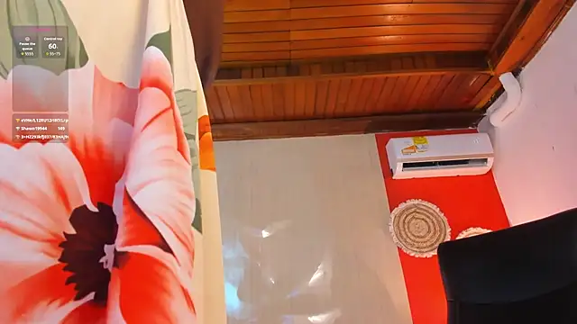 Chat +18 de NikollSalas ao vivo