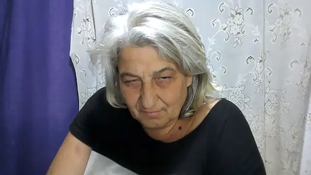Chat XXX en directo de ExquisiteMature