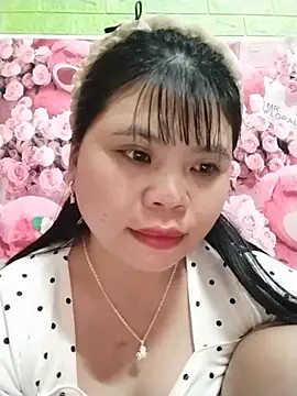 Xuka_lyss Adlı Modelin Canlı XXX Sohbeti