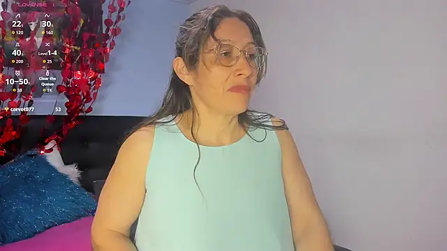 kaylaMinov_ Adlı Modelin Canlı XXX Sohbeti