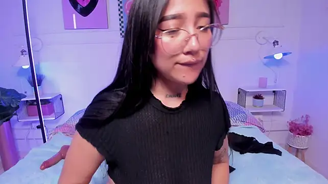 Chat +18 de Sharon_Adamss ao vivo