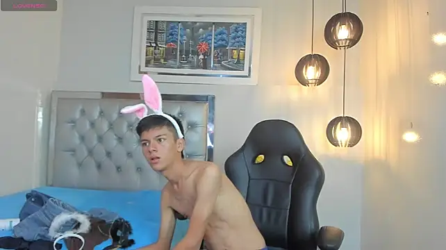 fem_danny7 Adlı Modelin Canlı XXX Sohbeti