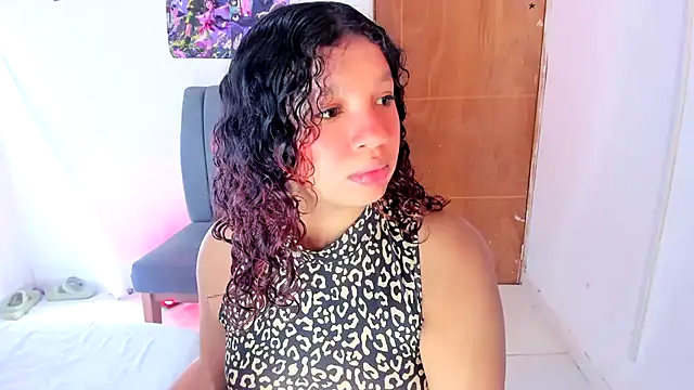 Živý XXX chat Emily_Coper18