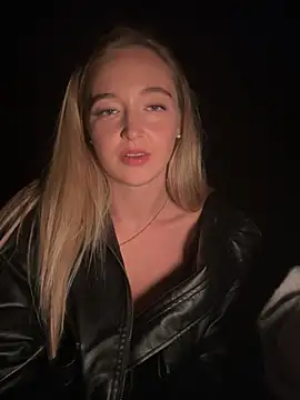 emilypeperoni Live XXX-Chat