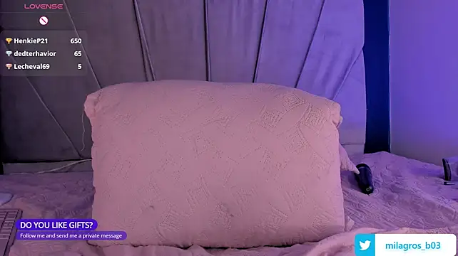 Chatroom XXX en direct de Shana_03