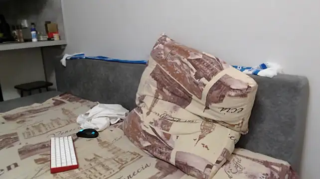 Student_Oliver XXX чат на живо