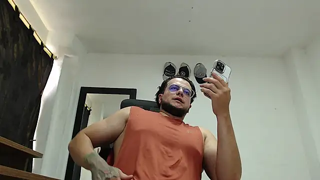 cloudsxxx Chat XXX in diretta