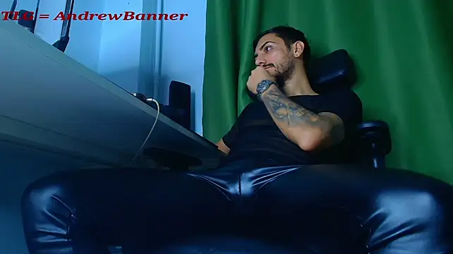 XXX chat uživo modela AndrewBanner