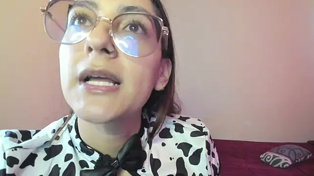 Lucy_Doll85 élő XXX-chatje