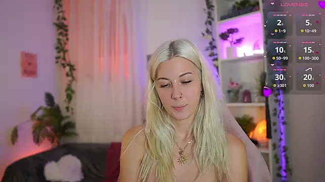 Chatroom XXX en direct de EmilySwann_