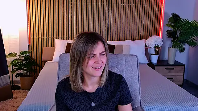 Chat XXX en directo de EmeraldGlow