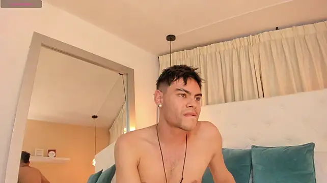 Lycan____ live XXX chat
