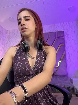 Elodiee_Roussee élő XXX-chatje
