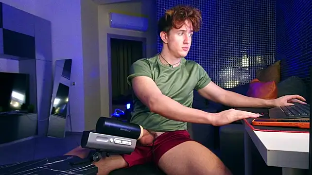 ChristianLevine_ Adlı Modelin Canlı XXX Sohbeti