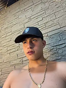 Chat +18 de Lander_Cruz ao vivo