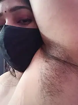 Cute_Riya_1 élő XXX-chatje