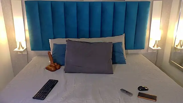 Madisonsmiith live XXX chat
