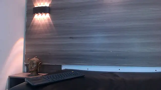 GoldenBoy_23 Live XXX Chat